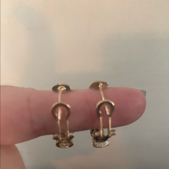 Omega style gold earrings - Picture 2 of 5